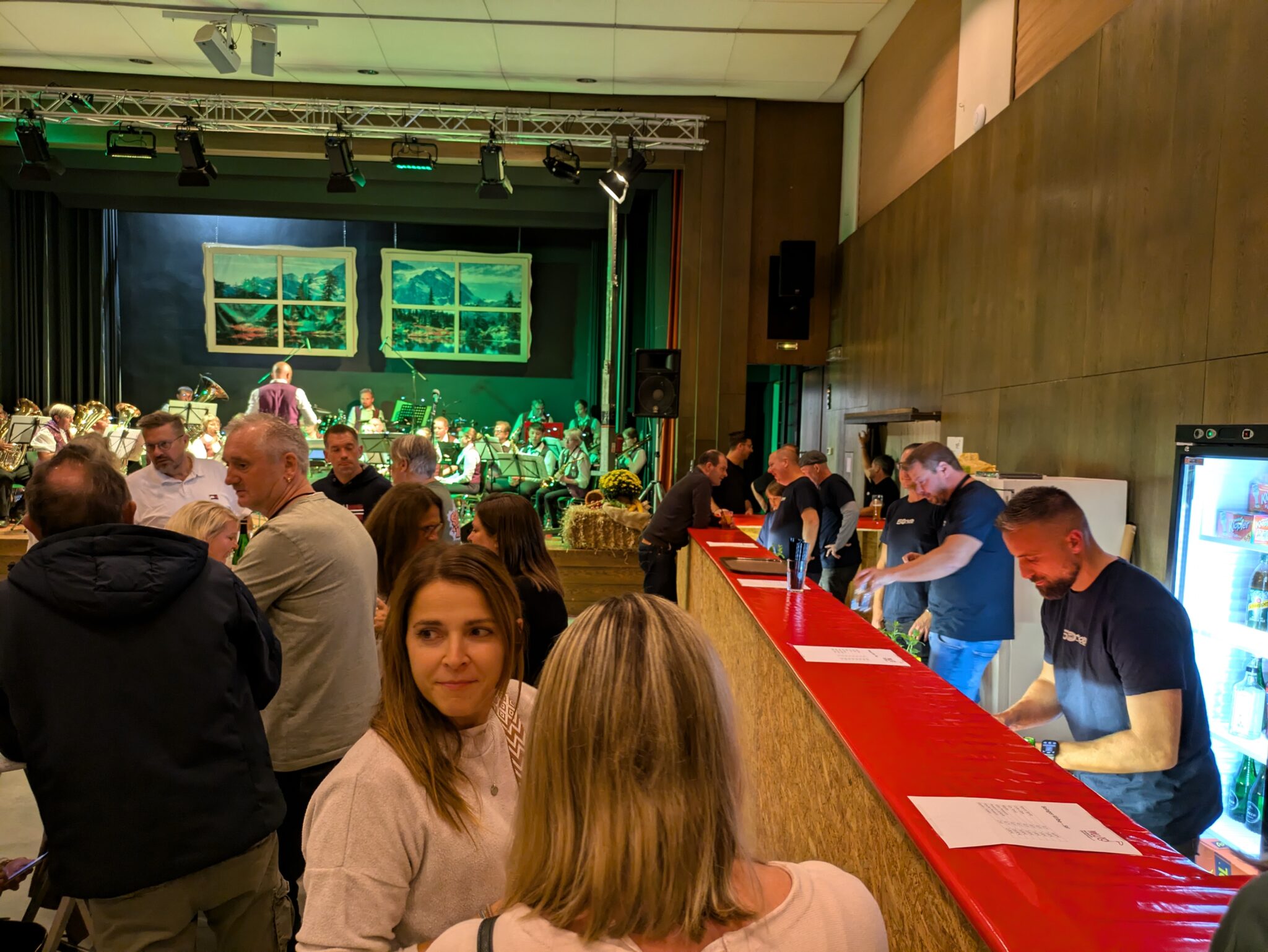 Barbetrieb in der Halle