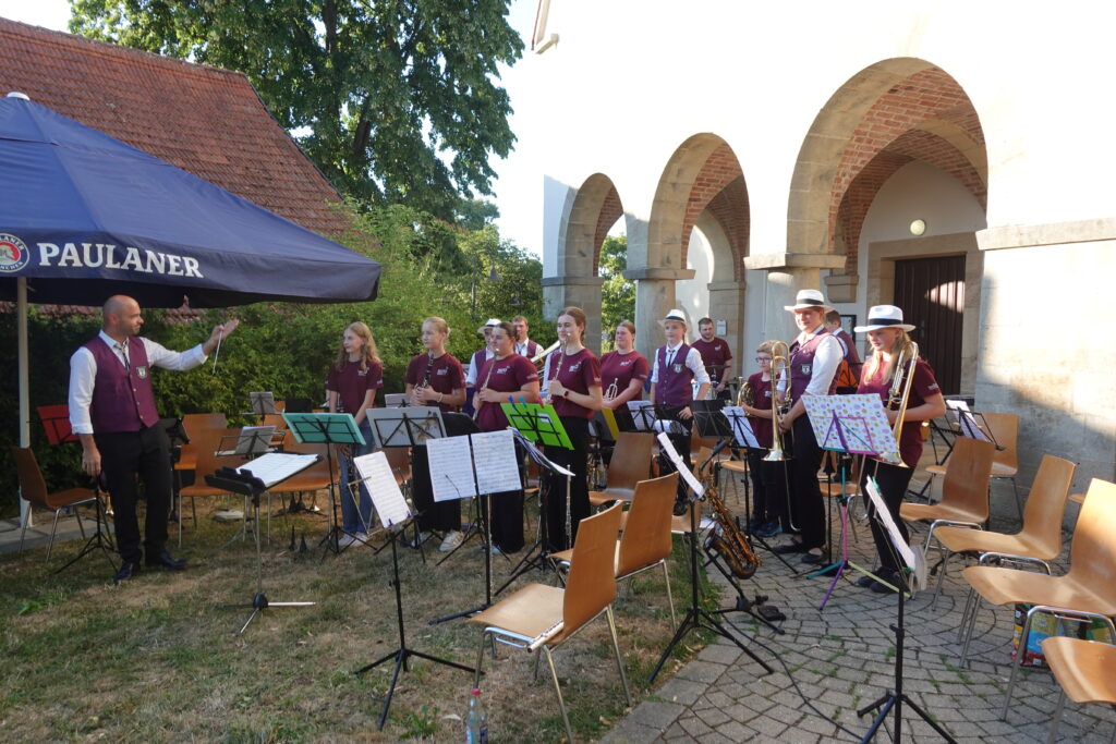 Verbeugen Jugendkapelle